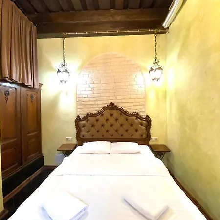 подобово на площі ринок 39 *