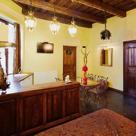 подобово на площі ринок 39