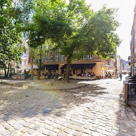 Apartmán подобово на площі ринок 39 *