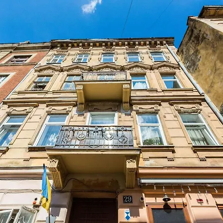 подобово на площі ринок 39 *