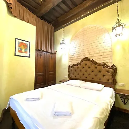 подобово на площі ринок 39 *