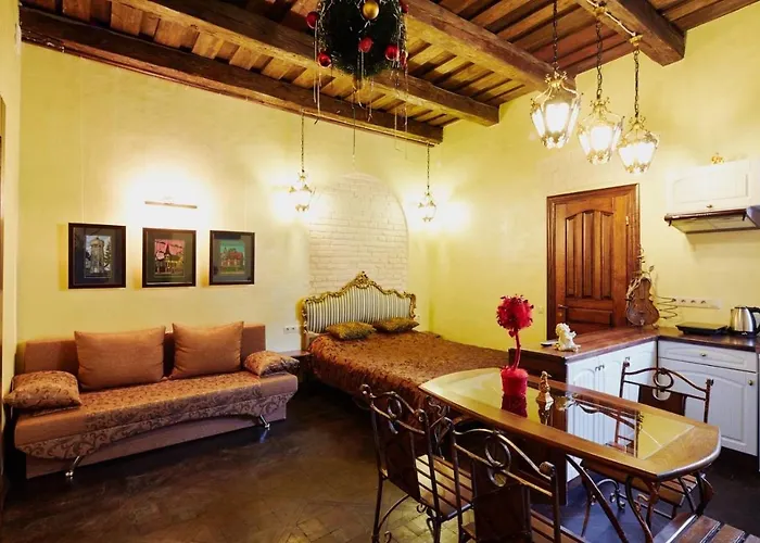 подобово на площі ринок 39 * Lvov