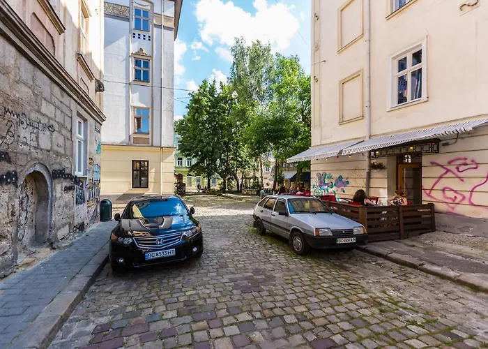 подобово на площі ринок 39