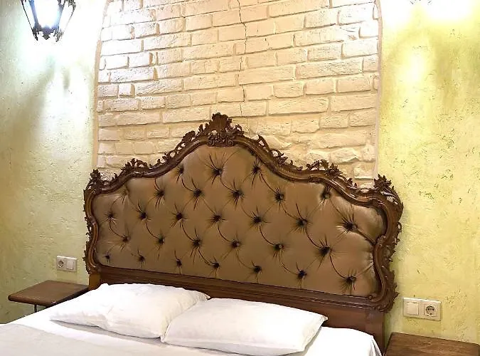 подобово на площі ринок 39