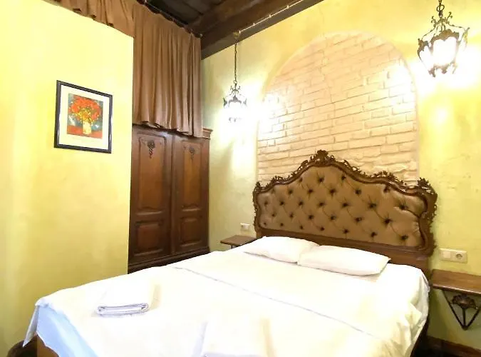 подобово на площі ринок 39 *