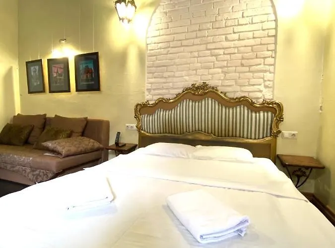 подобово на площі ринок 39 *