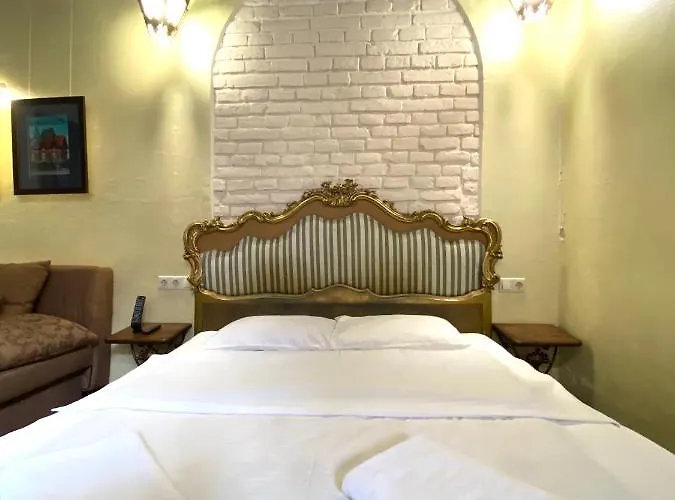 подобово на площі ринок 39