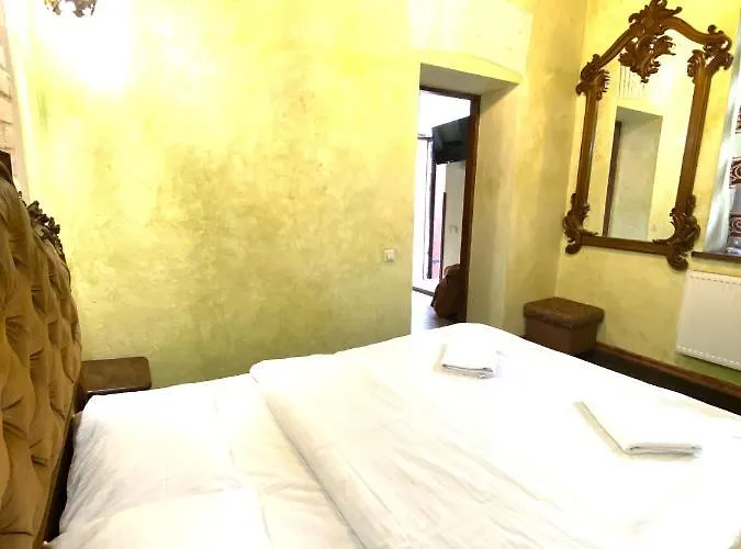 подобово на площі ринок 39 Apartmán Lvov